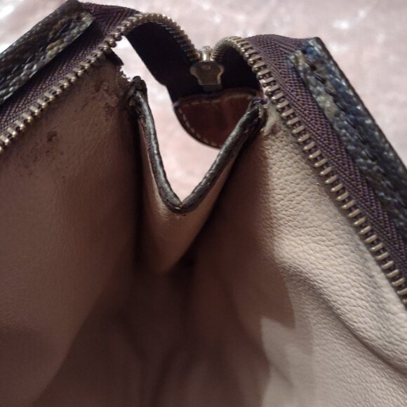 Authentic Louis Vuitton large cosmetic bag - Picture 6 of 9